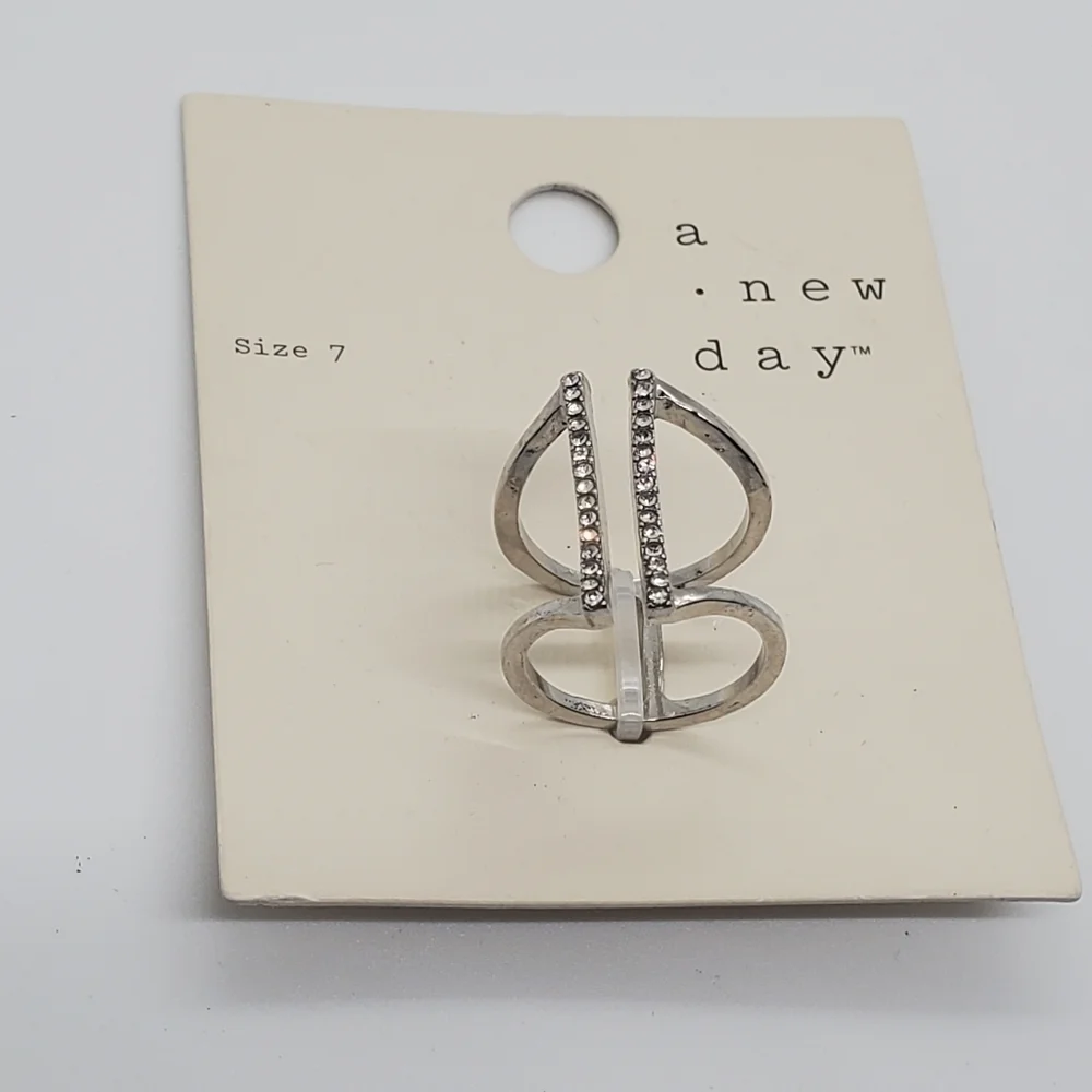 A New Day Costume Ring Size 7 NWT